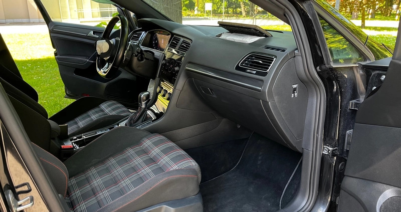 Volkswagen Golf cena 57500 przebieg: 81964, rok produkcji 2017 z Dębica małe 121